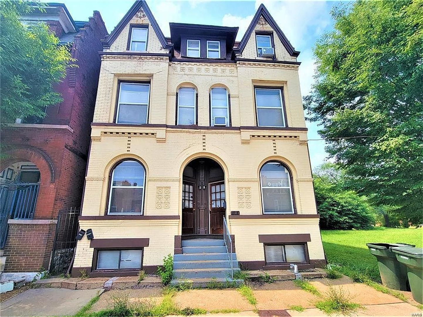 1717 S Tucker Blvd (Maintenance Call First)