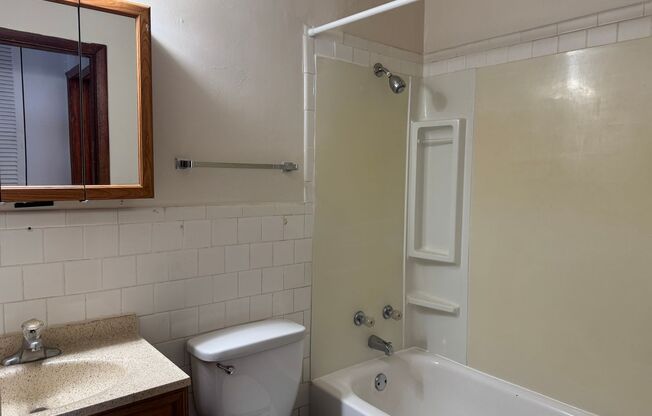 2 beds, 1 bath, 550 sqft, $725, Unit 1119-206