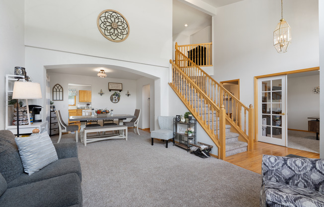 Beautiful 4 Bedroom House with Office