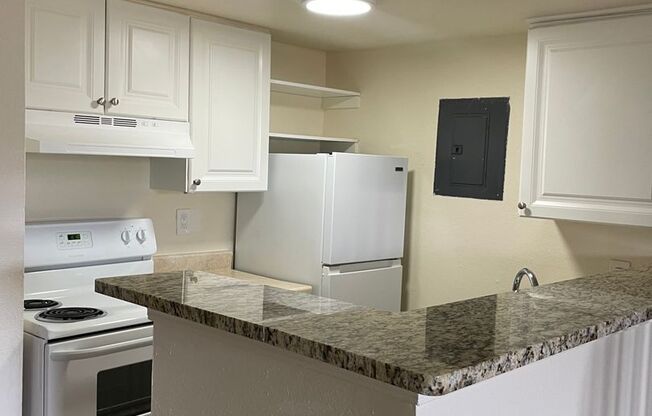 2 beds, 1 bath, 790 sqft, $950, Unit I218