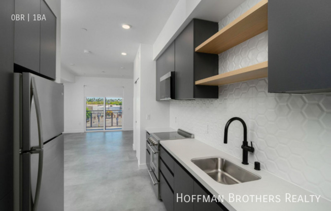 3452 W 43 ST