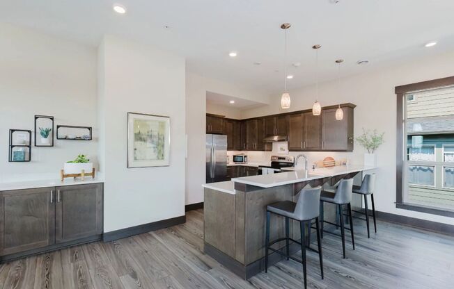 1 bed, 1 bath, 879 sqft, $1,990, Unit 08205