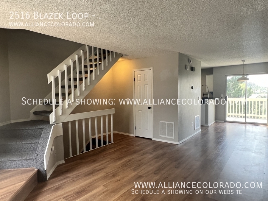 2516 BLAZEK LOOP