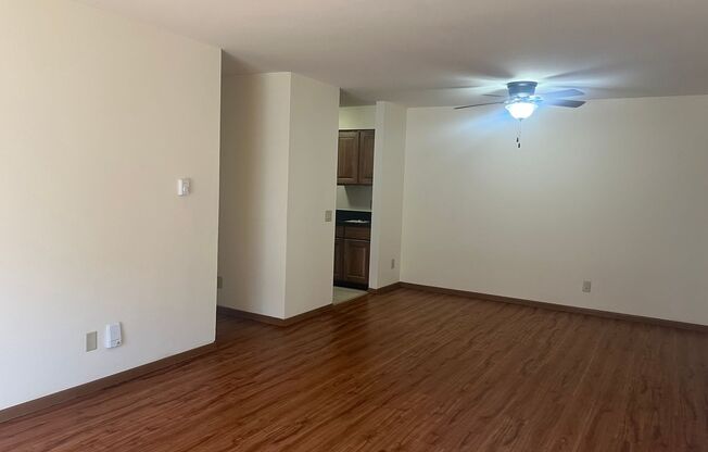 2 beds, 1 bath, 965 sqft, $1,715, Unit 7733CA