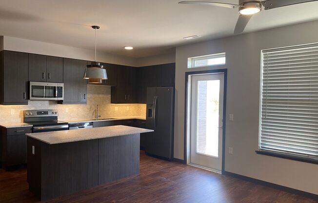 2 beds, 2 baths, 1,108 sqft, $1,580, Unit 1708-509