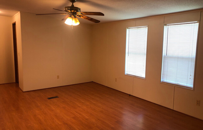 3 beds, 2 baths, $1,195