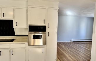 2 beds, 1 bath, $2,300, Unit 1