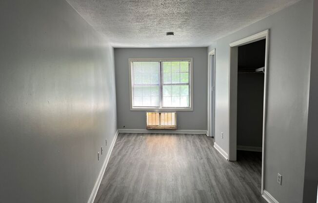 1 bed, 1 bath, $865, Unit E