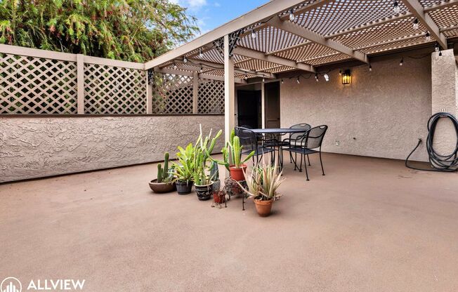 Two bedroom, two bathroom condo located in the Villa Monte Community in Downtown Fallbrook!