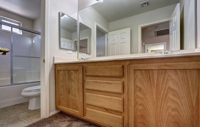 10060 Fancy Flight - Beautiful Mountains Edge 4 Bedroom Home!