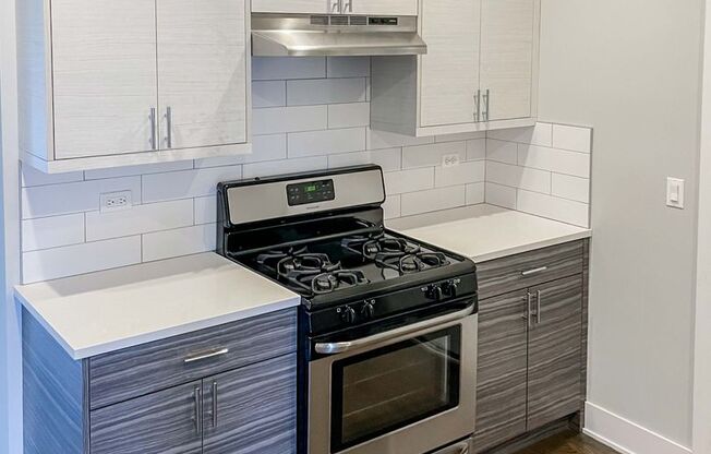 2 beds, 1 bath, 745 sqft, $2,695, Unit 3917-3