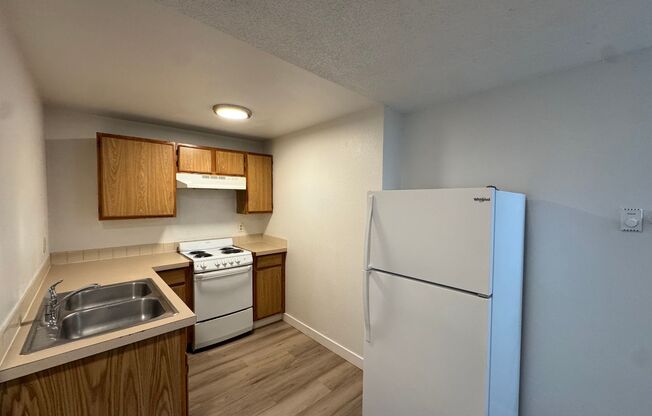 2 beds, 1 bath, 750 sqft, $1,075, Unit 2