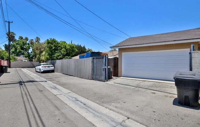 Beautiful Spacious Single Family Home in Anaheim for Lease