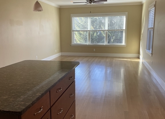 1 bed, 1 bath, 1,200 sqft, $2,500, Unit 47