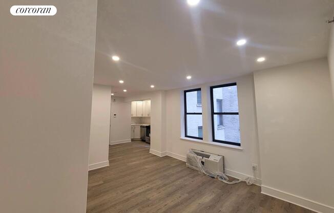 2 beds, 2 baths, 1,200 sqft, $7,500, Unit 11R