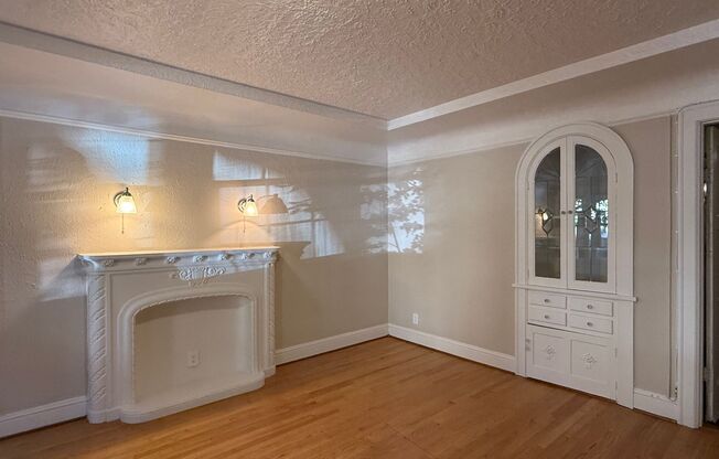 1 bed, 1 bath, 774 sqft, $1,525, Unit 201