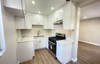 2 beds, 1 bath, 700 sqft, $2,350, Unit #549