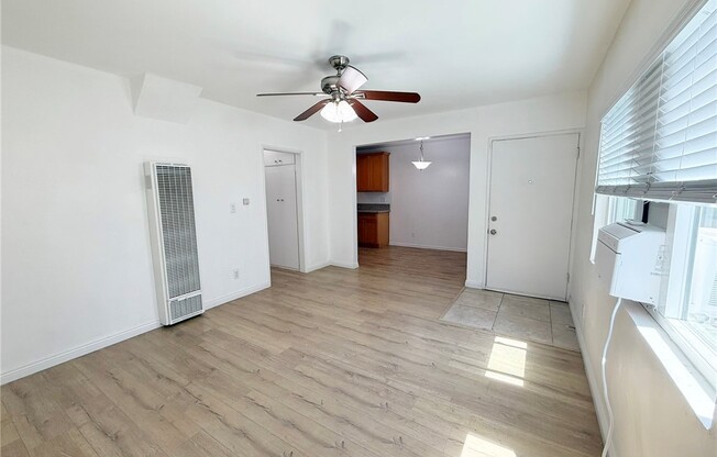 2836 BUDAU AVE