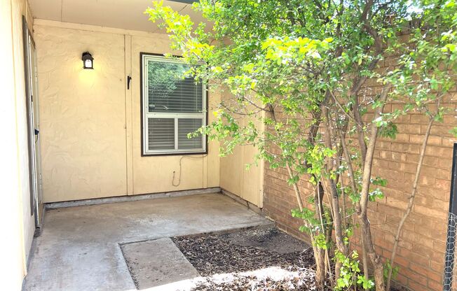 3 beds, 2 baths, $1,250