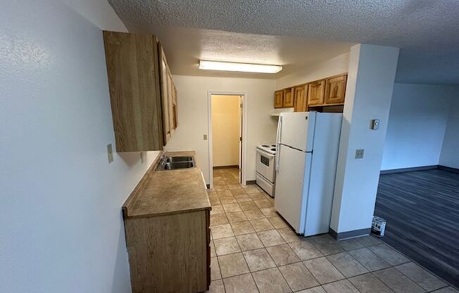 2 beds, 1 bath, 700 sqft, $1,475, Unit 8