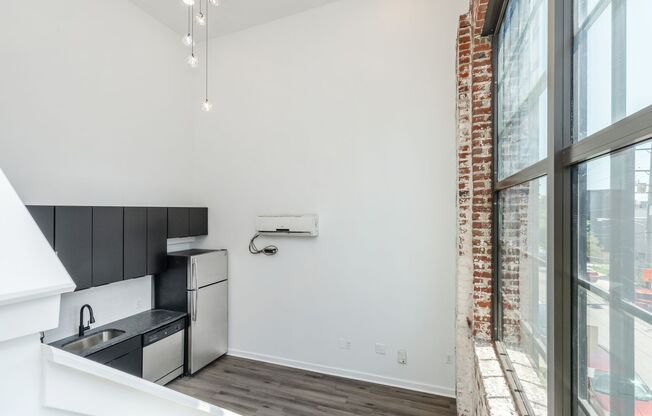 2 beds, 2 baths, 824 sqft, $1,745, Unit 19