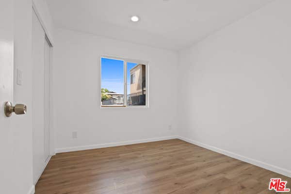 649 W 92 ST