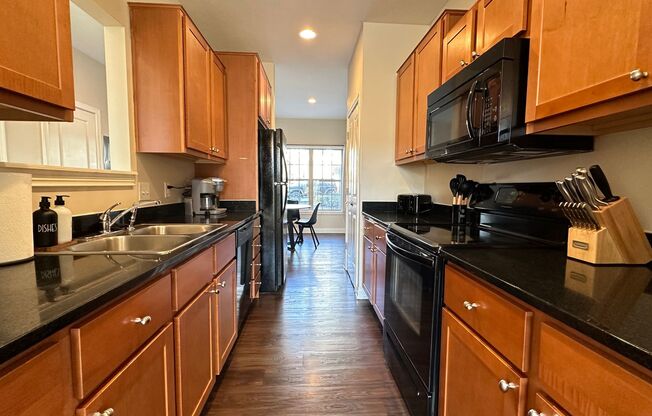 Amazing Location - Downtown Modern Living: 4 Bed 4 Bath!