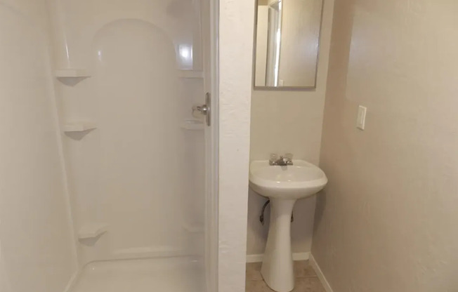 3 beds, 2 baths, $1,100