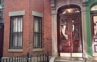 10 WELLINGTON ST