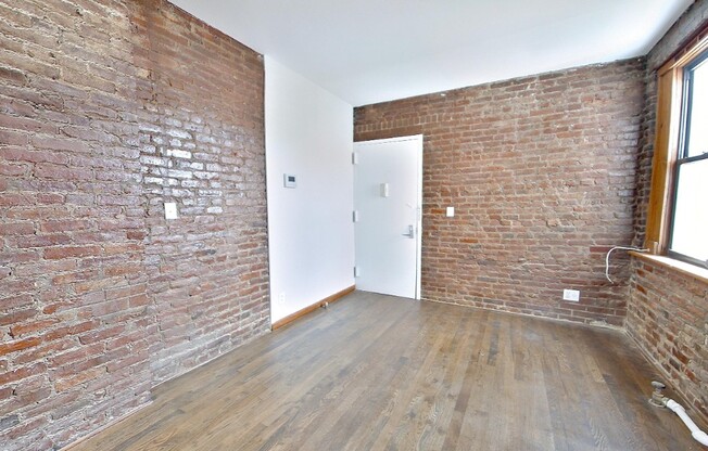 3 beds, 1 bath, $7,495, Unit 6A