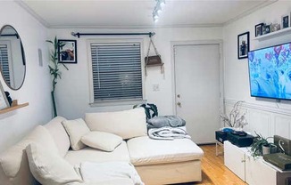 2 beds, 2 baths, $3,000, Unit B