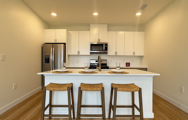 1 bed, 1 bath, 751 sqft, $1,995, Unit 208