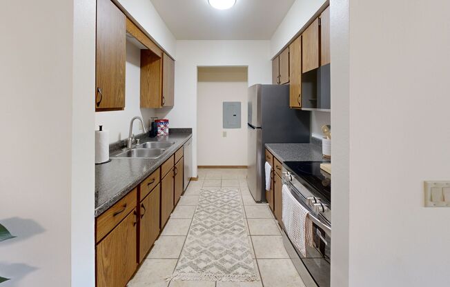 2 beds, 1 bath, 980 sqft, $1,695, Unit 7518CC
