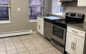 Studio, 1 bath, 400 sqft, $2,400, Unit 53