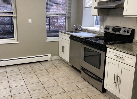 Studio, 1 bath, 400 sqft, $2,400, Unit 53