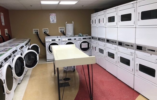 2 beds, 2 baths, 962 sqft, $3,900, Unit 1012