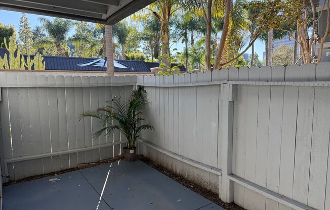 2 beds, 2 baths, 850 sqft, $3,100, Unit 807-01