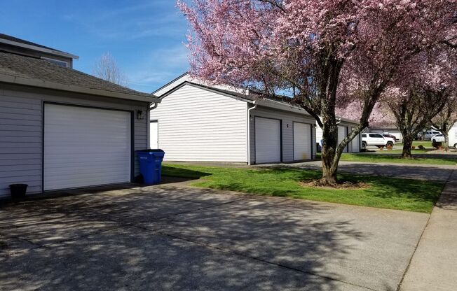 2 beds, 2 baths, 1,240 sqft, $1,940, Unit G33