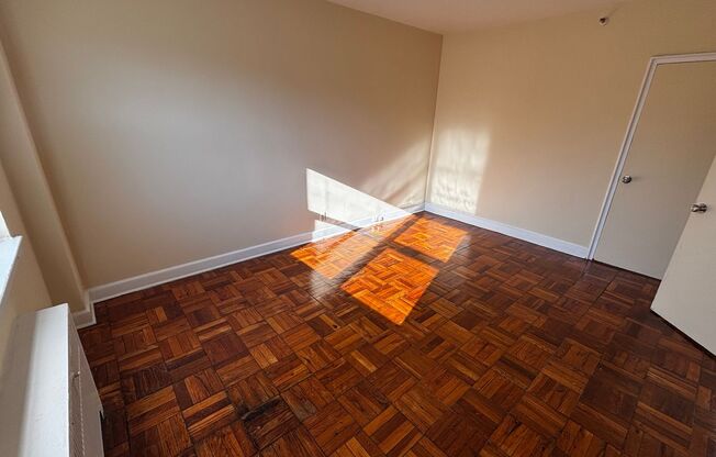 1 bed, 1 bath, $950, Unit C43