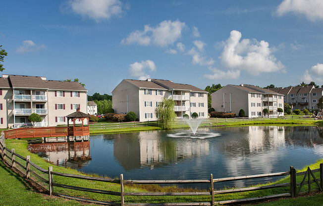 Lake Ridge Square Apartments Exterior
