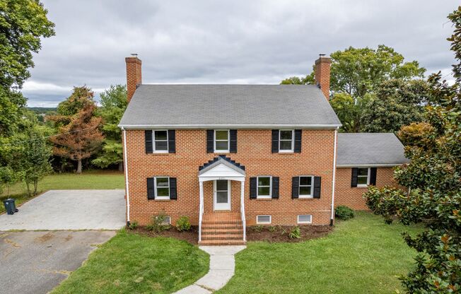 5 Bedroom || 3 Bathroom Home