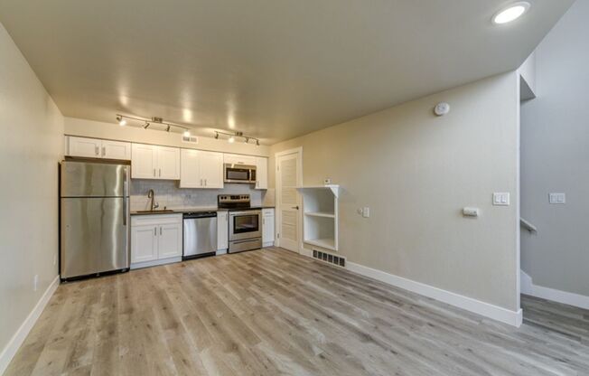 1 bed, 1 bath, 608 sqft, $1,995, Unit 1