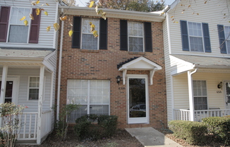 Cozzy townhome ready for you!