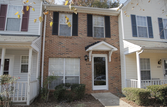 Cozzy townhome ready for you!