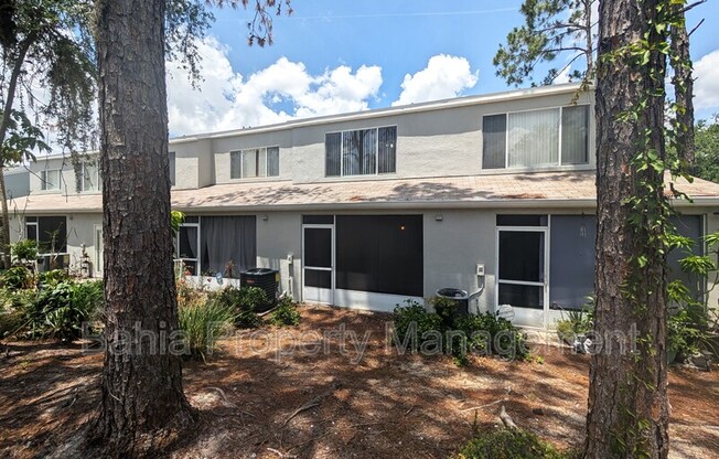 2327 LK WOODBERRY CIR