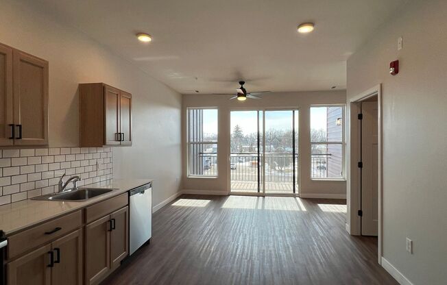 Studio, 1 bath, 532 sqft, $1,375, Unit WR 305-203