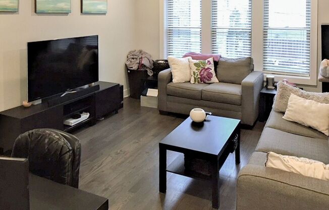 1 bed, 1 bath, 688 sqft, $2,195, Unit 3919-1W