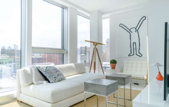 1 bed, 1 bath, 676 sqft, $4,353