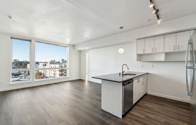 1 bed, 1 bath, 1,005 sqft, $2,750, Unit 101