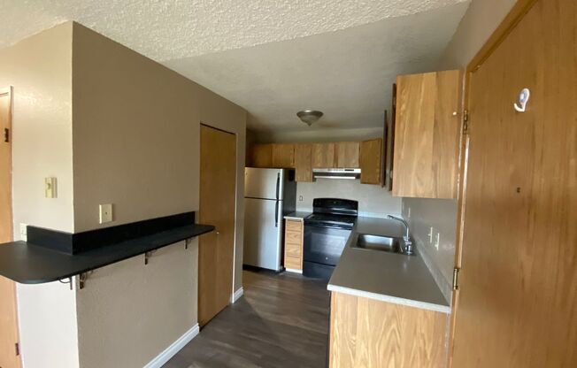3 beds, 2 baths, 643 sqft, $2,300, Unit B203